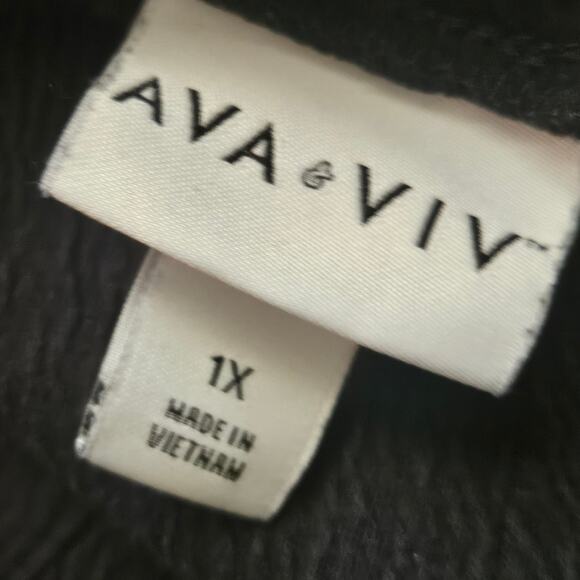 Black V Neck Short Sleeve Blouse Size 1X - Picture 3 of 3